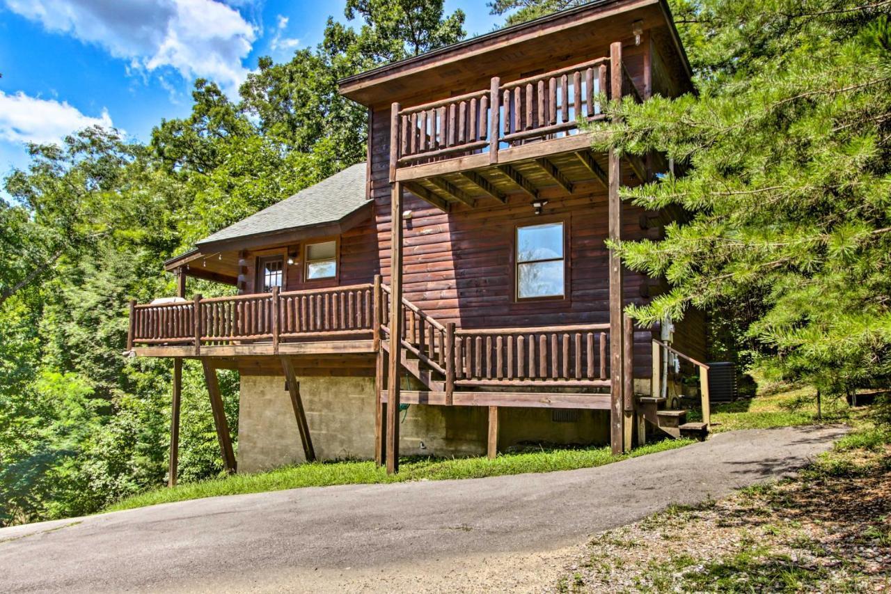Cabin With Hot Tub And Deck About 12 Mi To Pigeon Forge! Sevierville Exterior photo