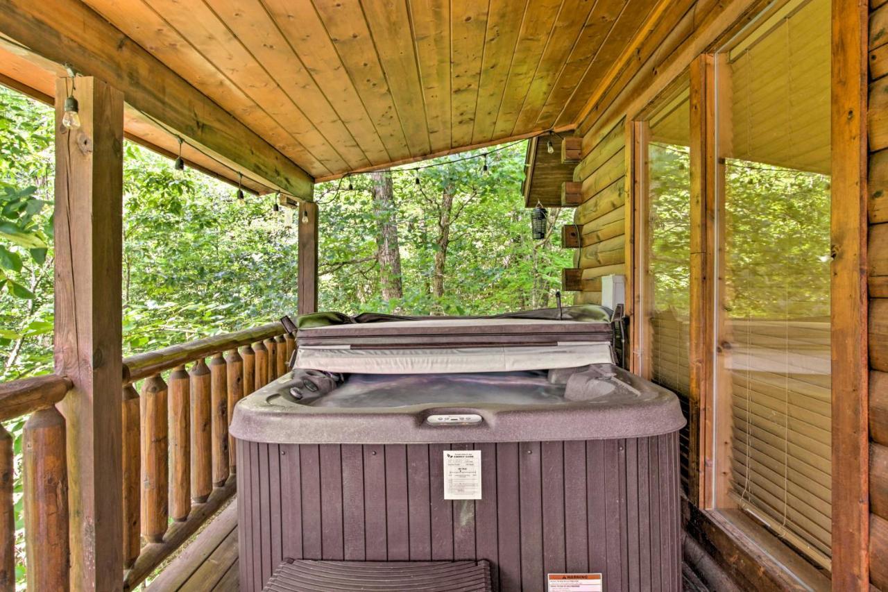 Cabin With Hot Tub And Deck About 12 Mi To Pigeon Forge! Sevierville Exterior photo